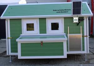 Hühnerhaus Henni 11 mit 4 Füße winterfest für 11 Hühner - lackierte Stahlkonstruktion