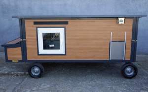 mobiler Hühnerstall Henni 20 Allrad winterfest für 20 Hühner - lackierte Stahlkonstruktion