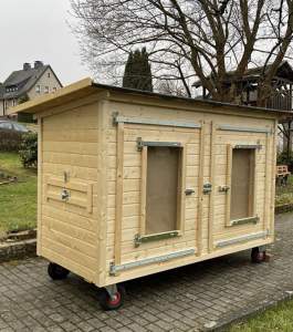 Hühnerstall JOSTuS 15 Allrad für 15 Hühner