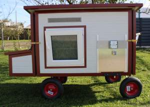 mobiler Hühnerstall Henni 8 Allrad mit Extras winterfest für 8 Hühner - verzinkte Stahlkonstruktion
